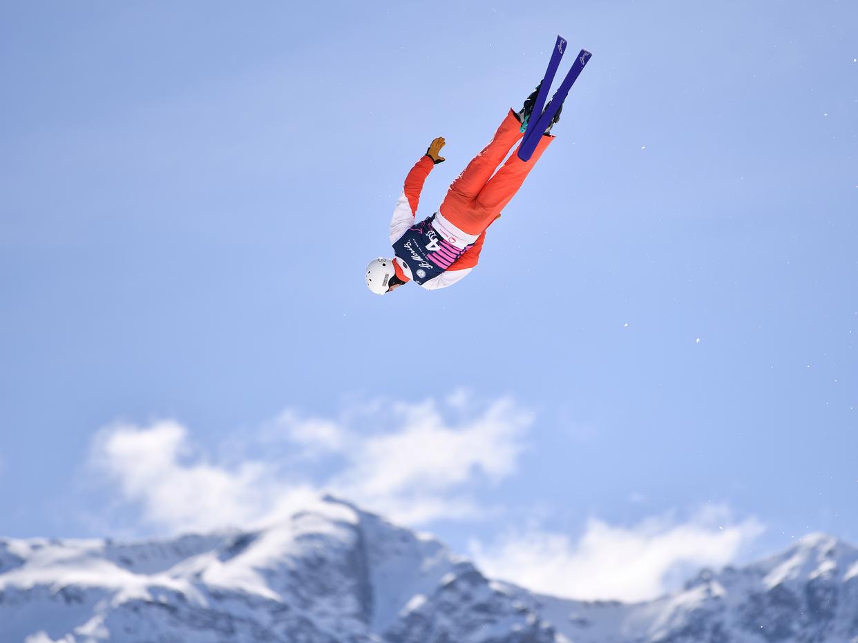 九游娱乐登录-自由式滑雪滑坡赛争夺惊险刺激