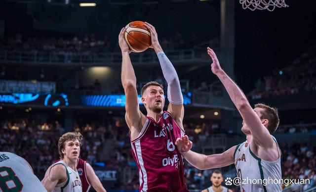 立陶宛乒乓球队实现逆袭，绝地反击