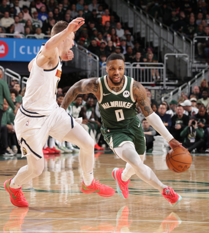 包含雄鹿迎战马刺，实时比分惊险刺激的词条