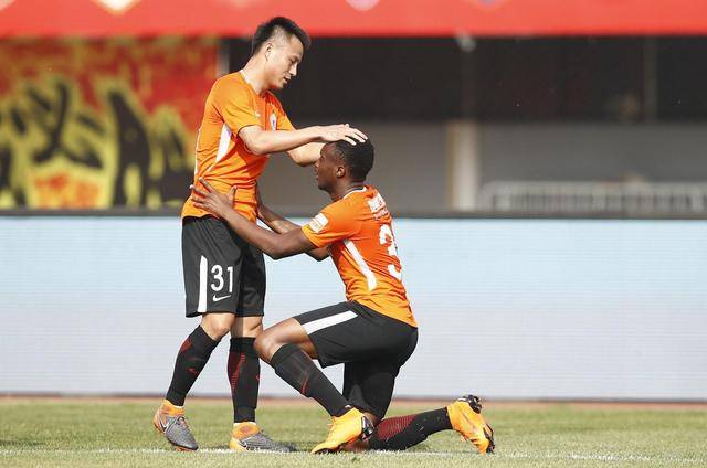 包含北京人和客场战平河南建业，保持不败的词条